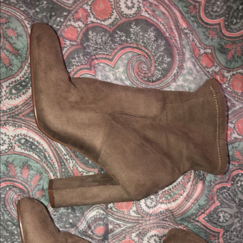 Steve Madden Swede ankle boots